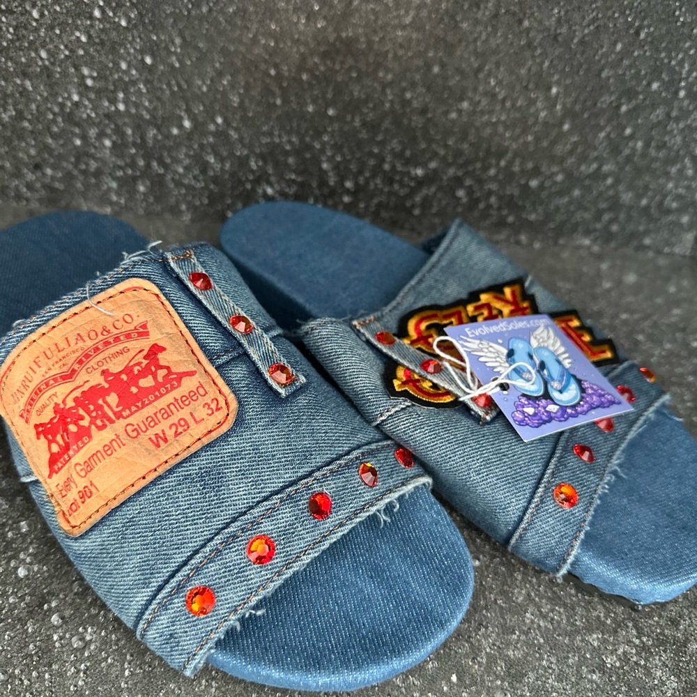 BNWT denim Jean slides Ozzy Osbourne Swarovski crystal Fire Opal size 6 shoe - Picture 3 of 6